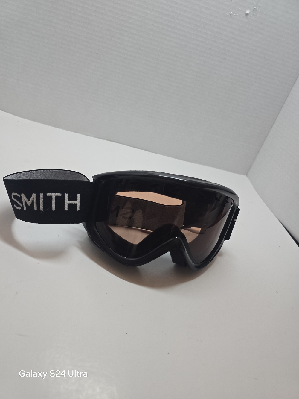 Smith Black Ski/Snowboard Goggles with Rose Tint